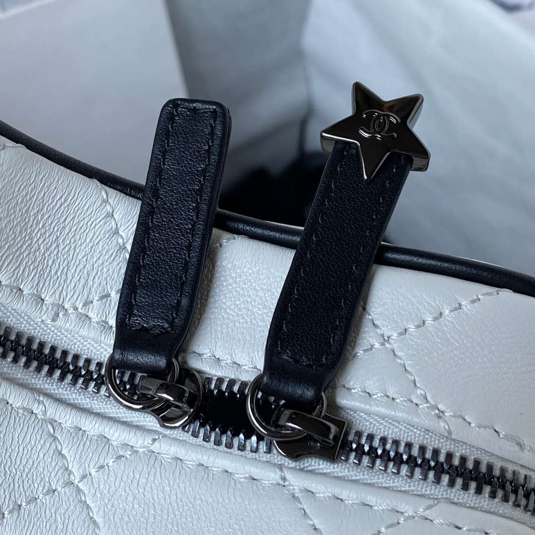 Chanel AS4579 Star Handbag metallic Lambskin Black metal White | chanel as4579 star handbag metallic lambskin black metal white 005