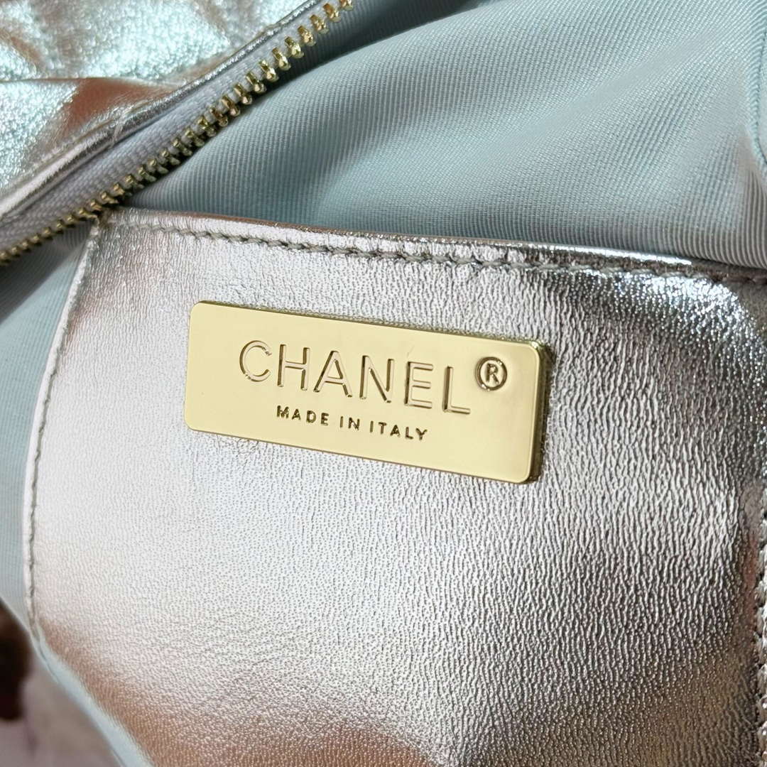 Chanel AS4579 Star Handbag metallic Lambskin gold metal Silver | chanel as4579 star handbag metallic lambskin gold metal silver 008