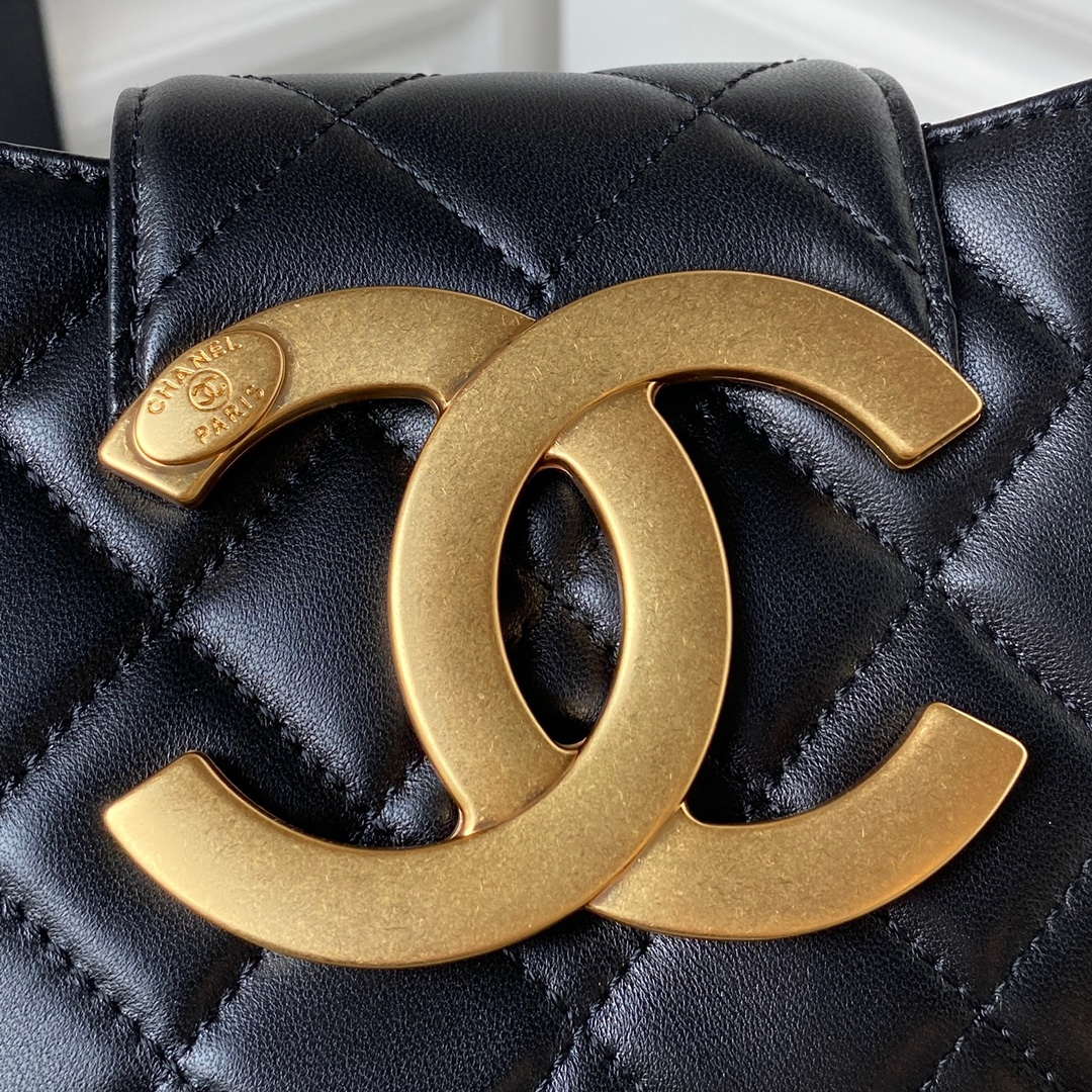 Chanel AS4609 Small Messenger bag Lambskin Black | chanel as4609 small messenger bag lambskin black 003