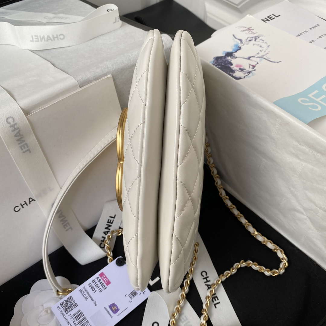 Chanel AS4609 Small Messenger bag Lambskin White | chanel as4609 small messenger bag lambskin white 004