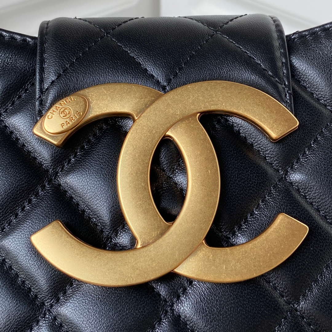 Chanel AS4610 Messenger bag Lambskin Black | chanel as4610 messenger bag lambskin black 003