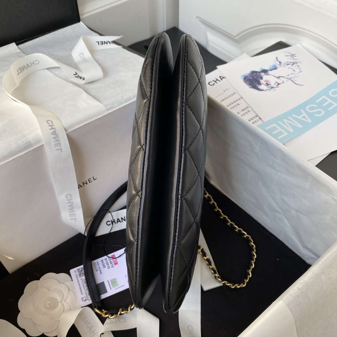 Chanel AS4610 Messenger bag Lambskin Black | chanel as4610 messenger bag lambskin black 005