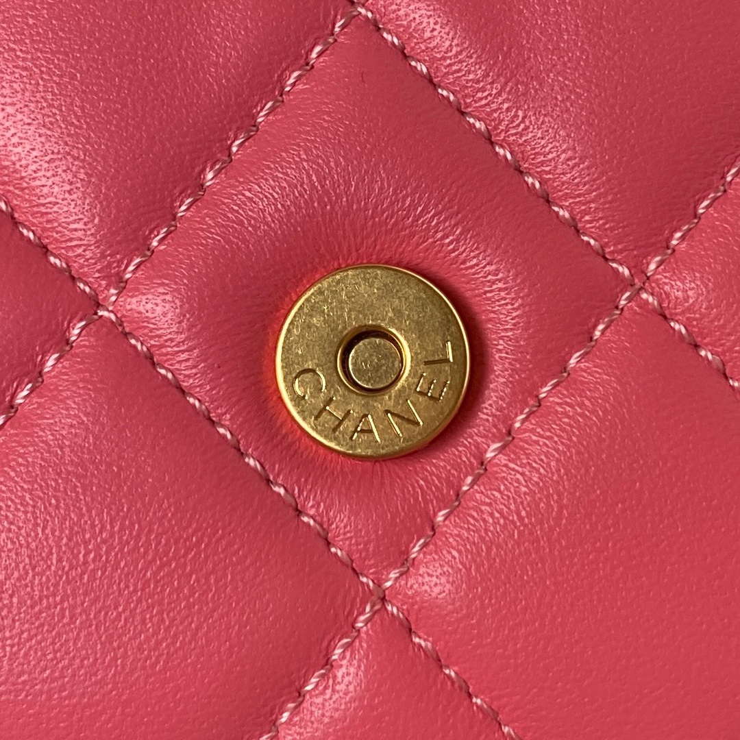 Chanel AS4610 Messenger bag Lambskin Red | chanel as4610 messenger bag lambskin red 006