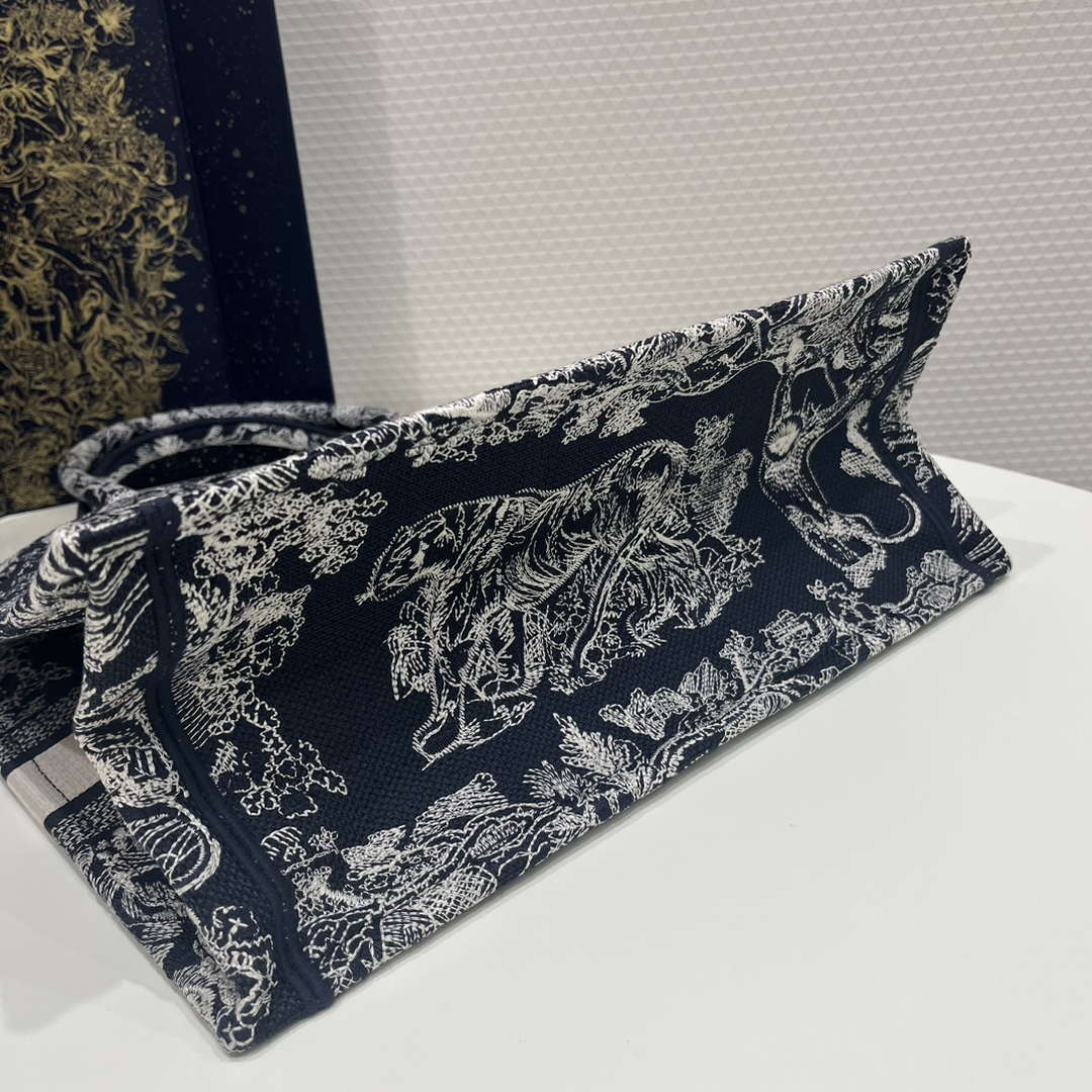 Dior Book Tote M1296 Medium Ecru and Blue Toile de Jouy Embroidery M0073 | dior book tote m1296 medium ecru and blue toile de jouy embroidery 008