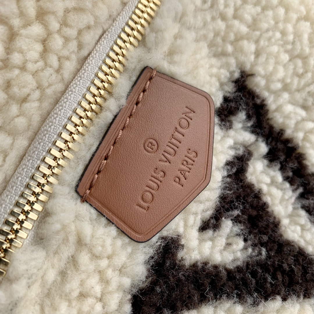 Louis Vuitton LV M23715 Bumbag Cream/Brown | louis vuitton lv m23715 bumbag cream brown 7