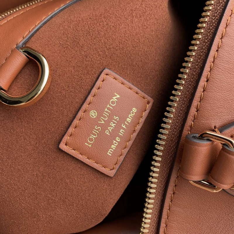 LV M22925 Louis Vuitton Lock It MM Bag Gold | lv m22925 louis vuitton lock it mm bag gold 8