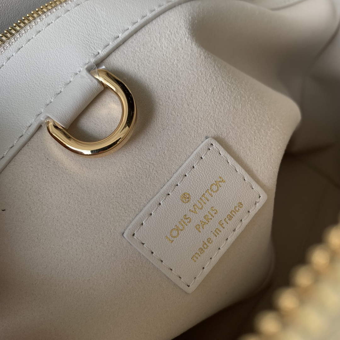 LV M23061 Louis Vuitton Lock It MM Bag Crème Beige | lv m23061 louis vuitton lock it mm bag creme beige 8