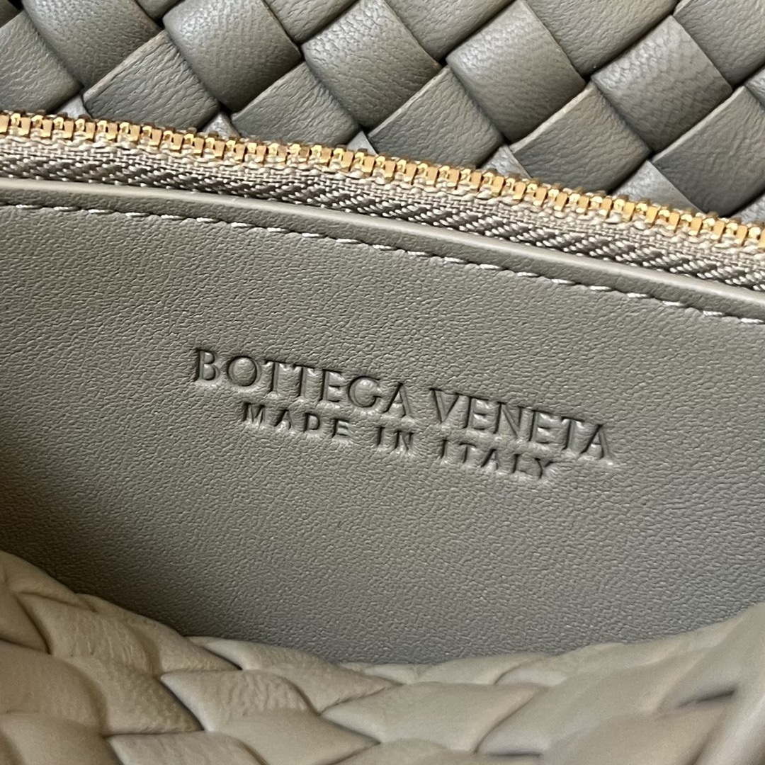 Bottega Veneta BV 709418 Small Cobble Shoulder Bag Gray | bottega veneta bv 709418 small cobble shoulder bag gray 008