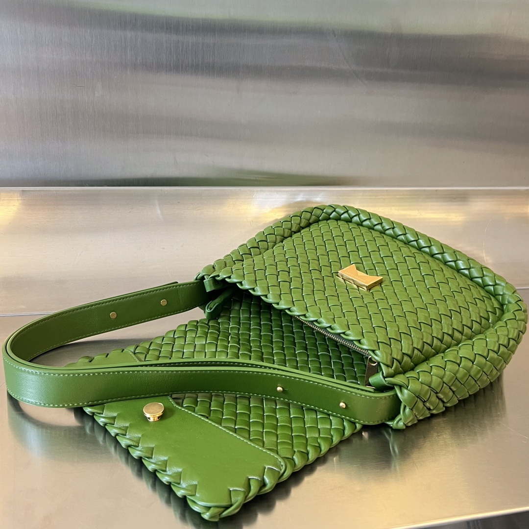 Bottega Veneta BV 709418 Small Cobble Shoulder Bag Green | bottega veneta bv 709418 small cobble shoulder bag green 006