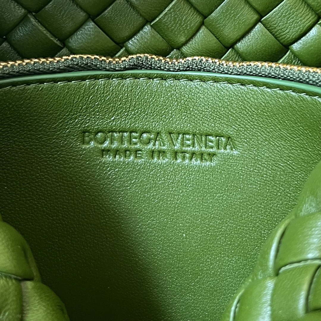 Bottega Veneta BV 709418 Small Cobble Shoulder Bag Green | bottega veneta bv 709418 small cobble shoulder bag green 008