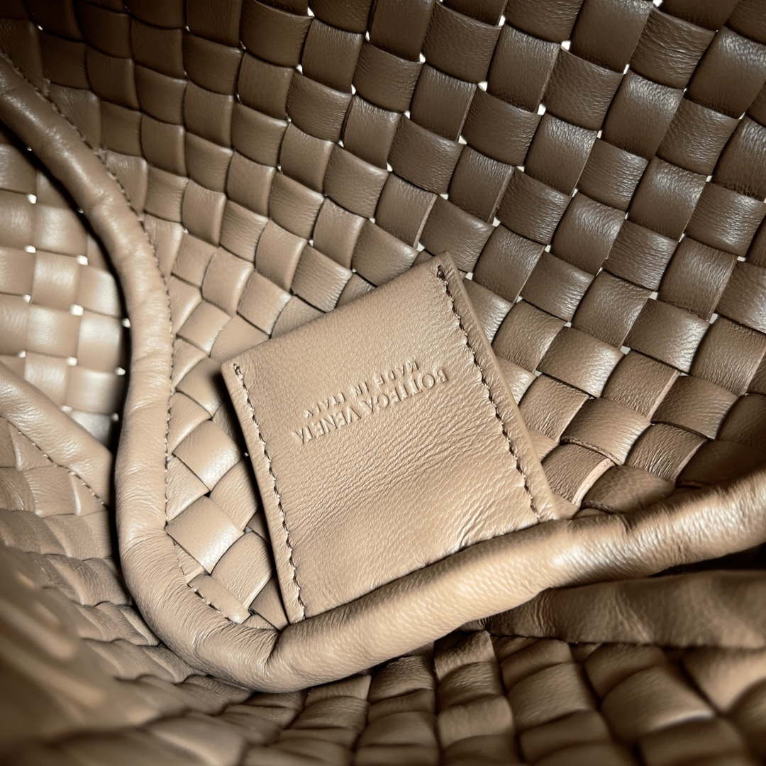 Bottega Veneta BV 762711 Mini Cobble Shoulder Bag Brown | bottega veneta bv 762711 mini cobble shoulder bag brown 007