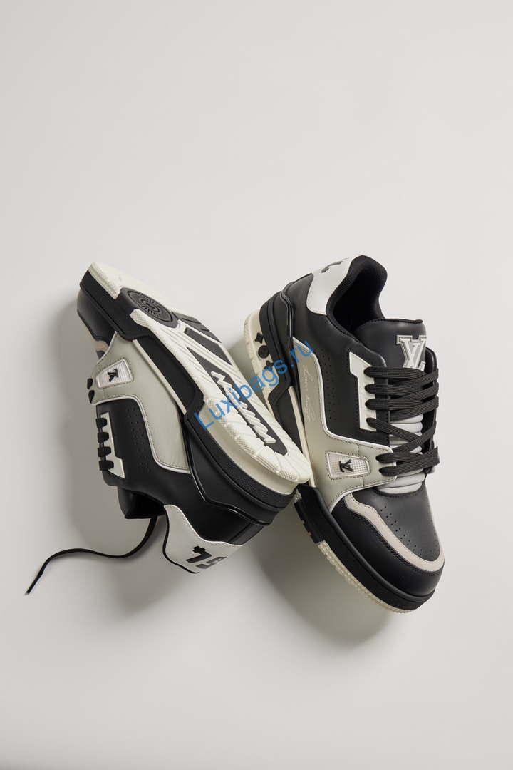 Louis Vuitton 1ABFAF Men Women's LV Trainer Sneaker L62464 | louis vuitton 1abfaf men womens lv trainer sneaker l62464 02