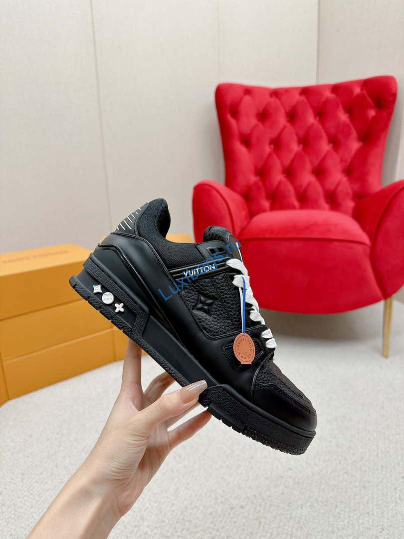 Louis Vuitton 1ABLUR Men Women's LV Trainer Sneaker L62471 | louis vuitton 1ablur men womens lv trainer sneaker l62471 03