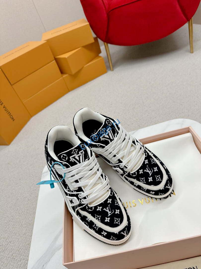 Louis Vuitton 1ABNJP Men Women's LV Trainer Sneaker L62478 | louis vuitton 1abnjp men womens lv trainer sneaker l62478 06