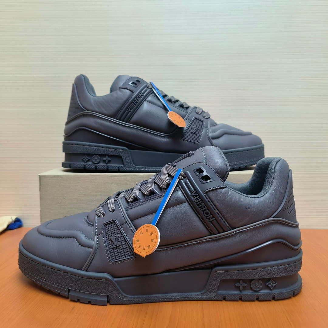 Louis Vuitton 1AC5C9 Men Women's LV Trainer Sneaker L62452 | louis vuitton 1ac5c9 men womens lv trainer sneaker l62450 21