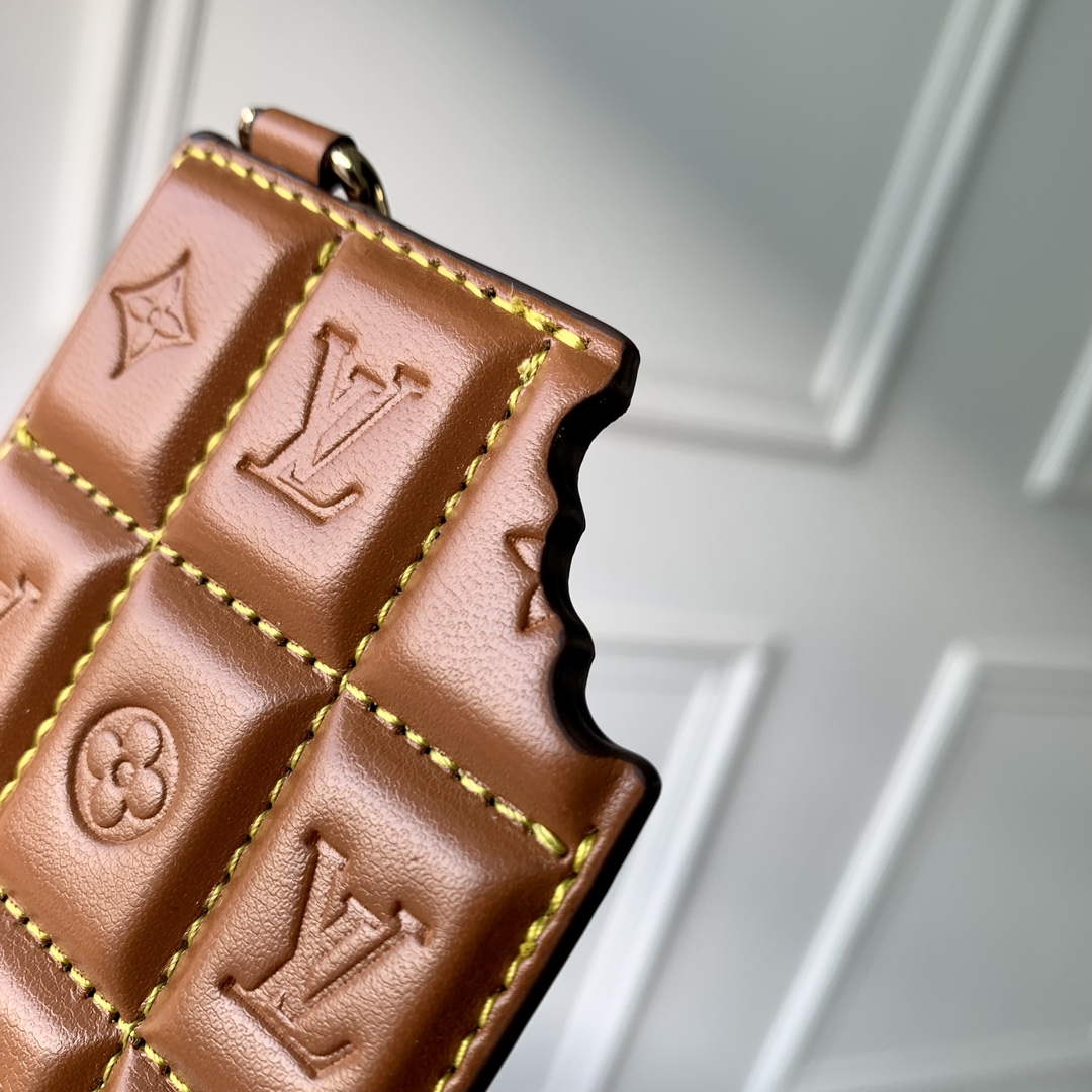 LV M01478 Louis Vuitton LV Chocolate Bar Figurine Key Holder and Bag Charm Brown grid | lv m01478 louis vuitton lv chocolate bar figurine key holder and bag charm brown grid 4