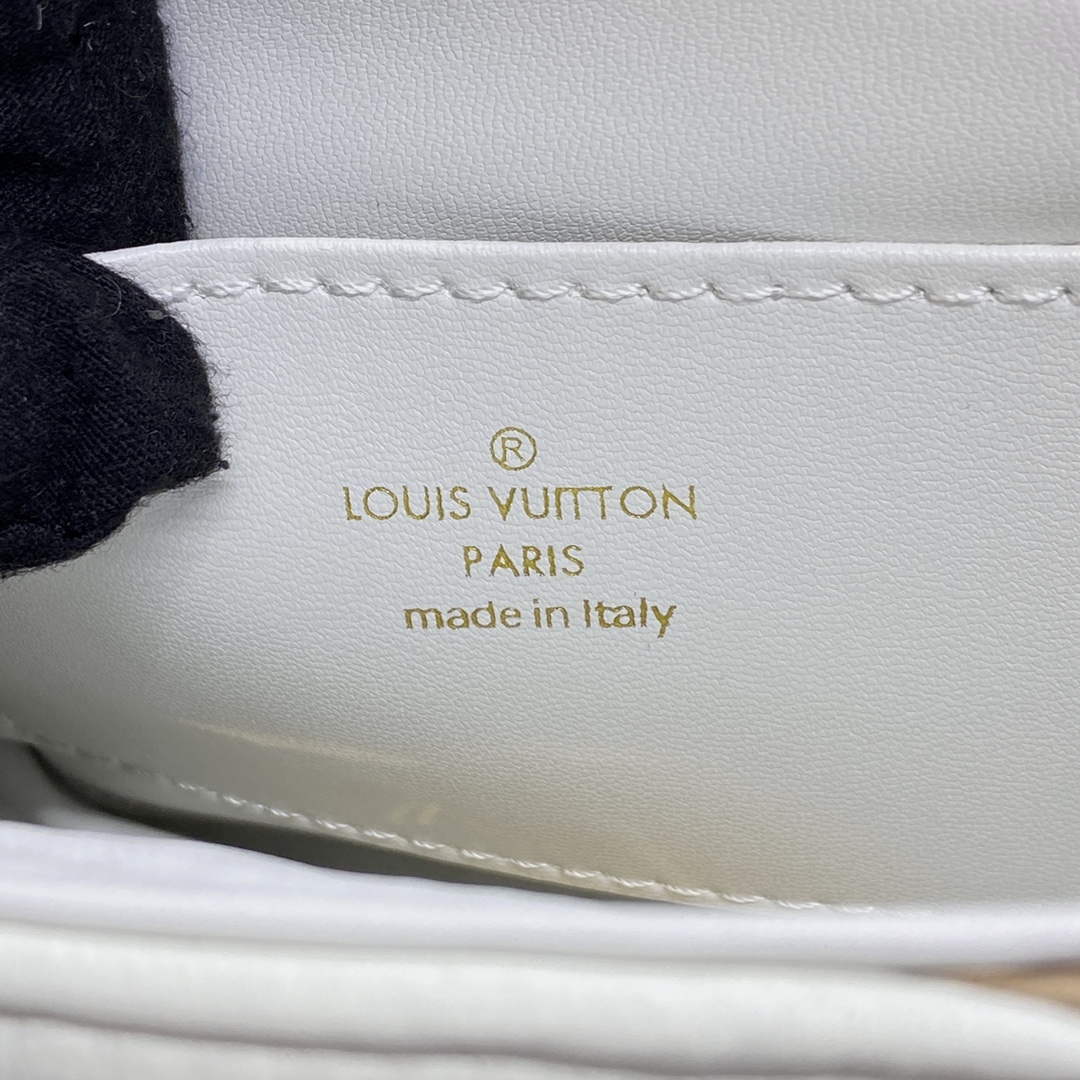 LV M24186 Louis Vuitton GO-14 MM Bag Off-white | lv m24186 louis vuitton go 14 mm bag off white 8
