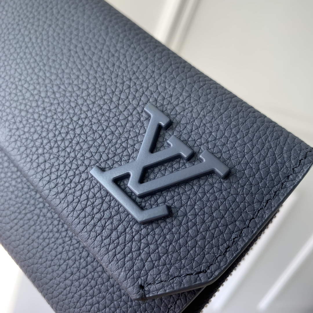 LV M81740 Louis Vuitton Pilot Wallet Dark Blue | lv m81740 louis vuitton pilot wallet dark blue 5