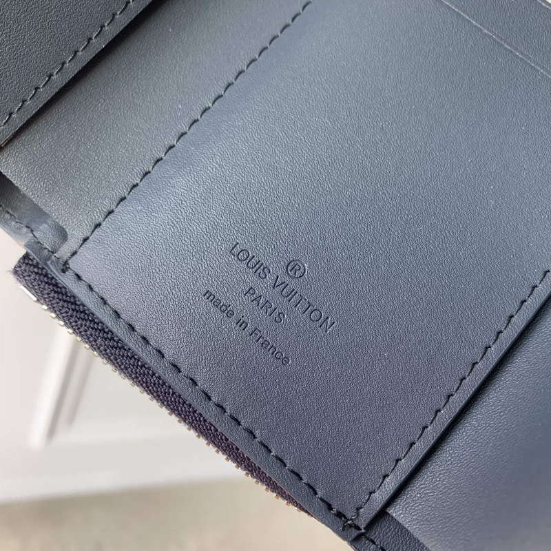 LV M81740 Louis Vuitton Pilot Wallet Dark Blue | lv m81740 louis vuitton pilot wallet dark blue 6