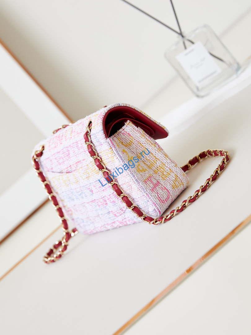 Chanel 24C A01113 Flap Handbag Classic Bag Cotton Tweed A69900 Pink and White | chanel 24c a01113 flap handbag classic bag cotton tweed a69900 pink and white 04
