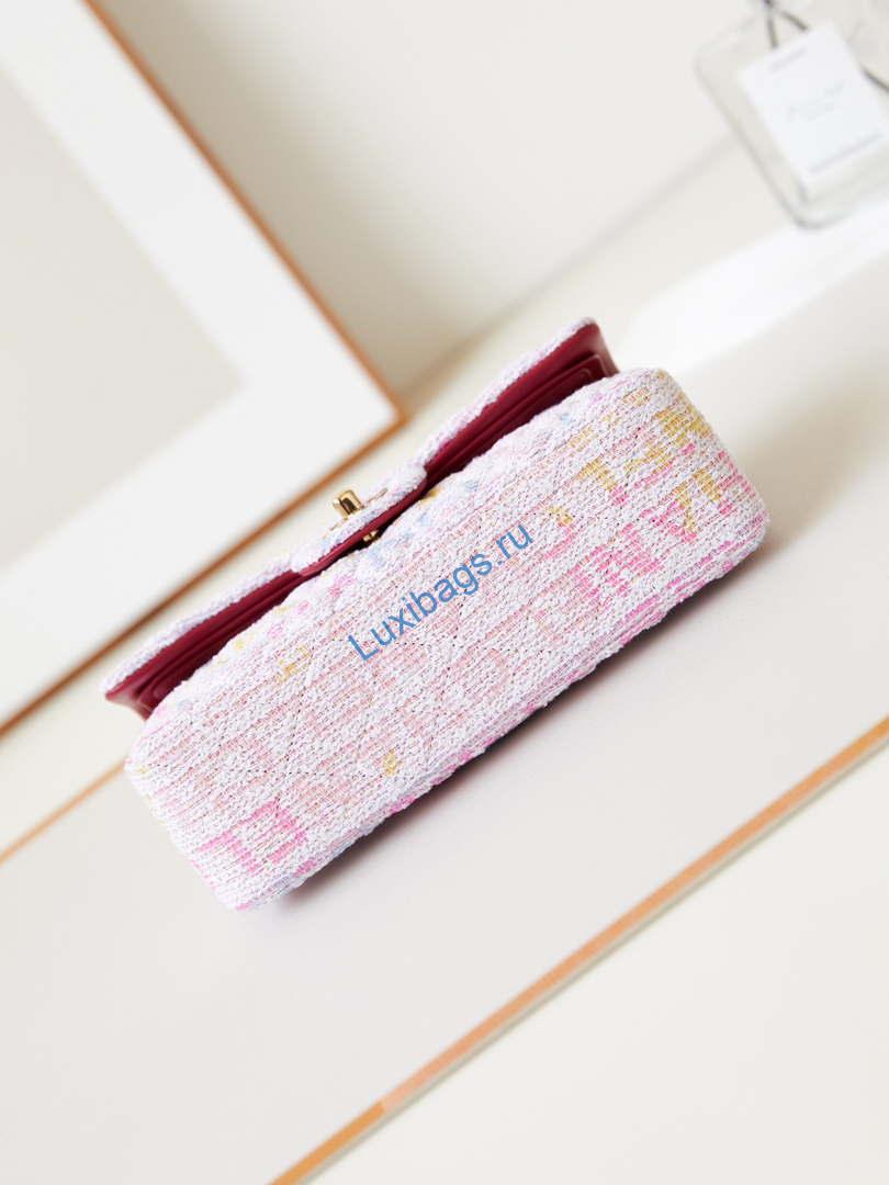 Chanel 24C A01113 Flap Handbag Classic Bag Cotton Tweed A69900 Pink and White | chanel 24c a01113 flap handbag classic bag cotton tweed a69900 pink and white 06