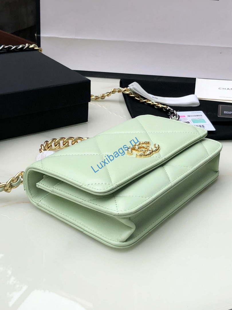 Chanel AP0957 19 Wallet on Chain Woc Shiny Lambskin Green | chanel ap0957 19 wallet on chain woc shiny lambskin green 02