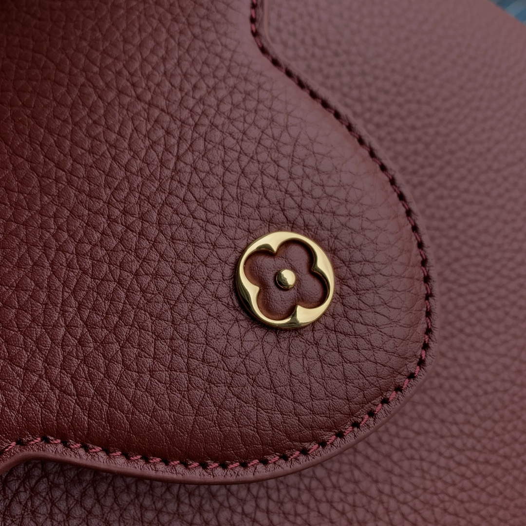 LV M25128 Louis Vuitton Capucines MM Handbag Griotte Red | lv m25128 louis vuitton capucines mm handbag griotte red 6