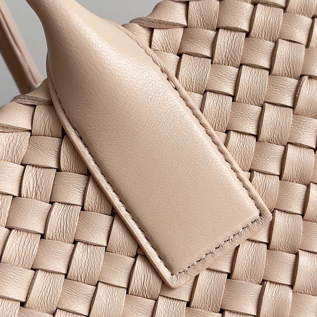Bottega Veneta BV 608811 Large Cabat Bag Bv0025 | bottega veneta bv 608811 large cabat bag bv0025 004