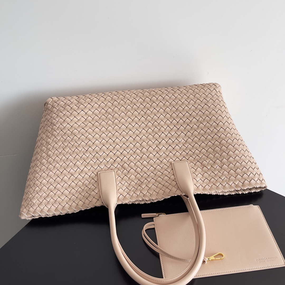 Bottega Veneta BV 608811 Large Cabat Bag Bv0025 | bottega veneta bv 608811 large cabat bag bv0025 009