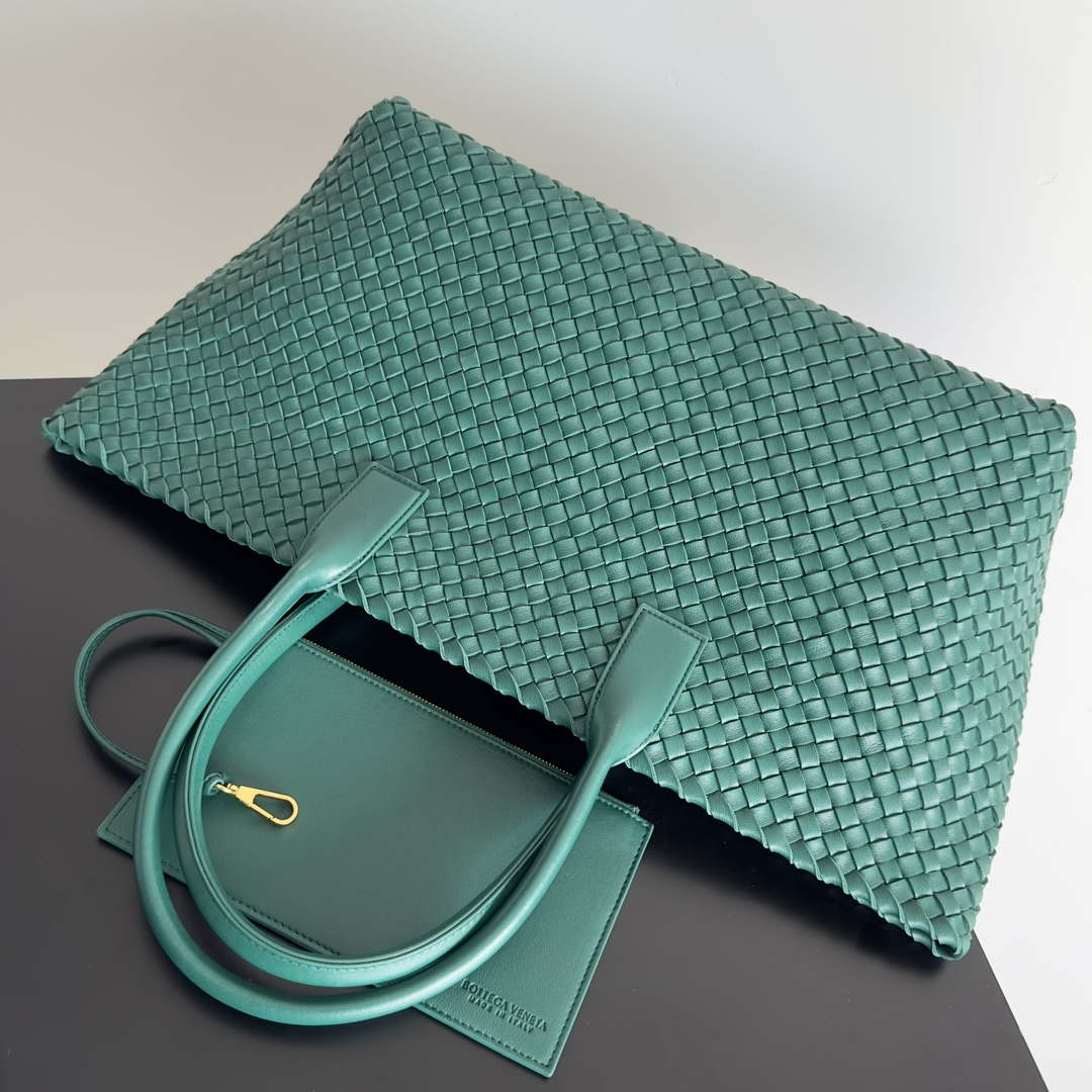 Bottega Veneta BV 608811 Large Cabat Bag Bv0026 | bottega veneta bv 608811 large cabat bag bv0026 002