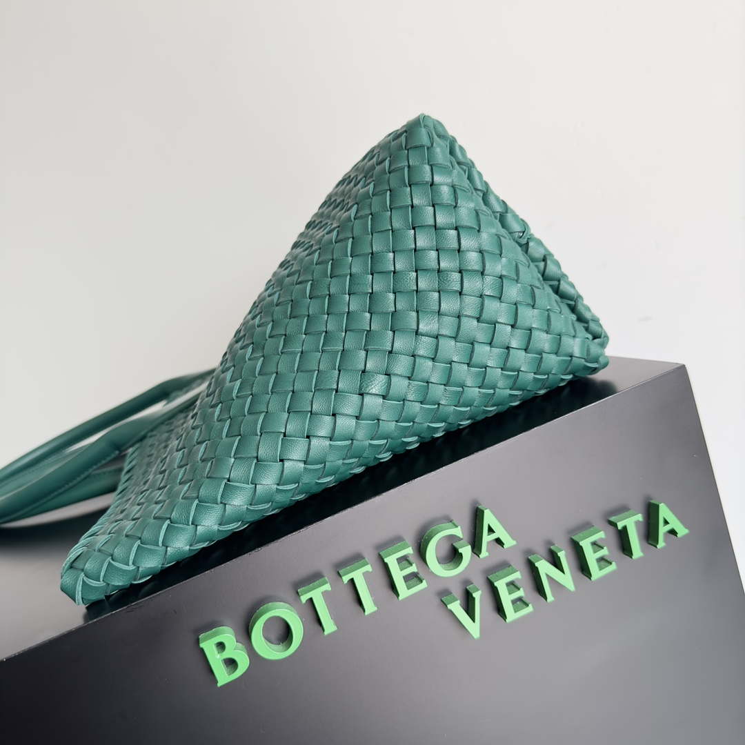 Bottega Veneta BV 608811 Large Cabat Bag Bv0026 | bottega veneta bv 608811 large cabat bag bv0026 003