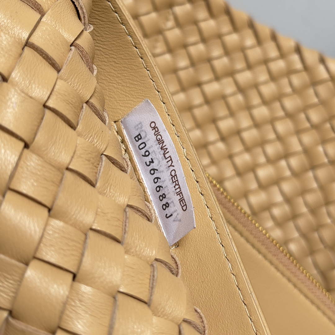 Bottega Veneta BV 608811 Large Cabat Bag Bv0027 | bottega veneta bv 608811 large cabat bag bv0027 003