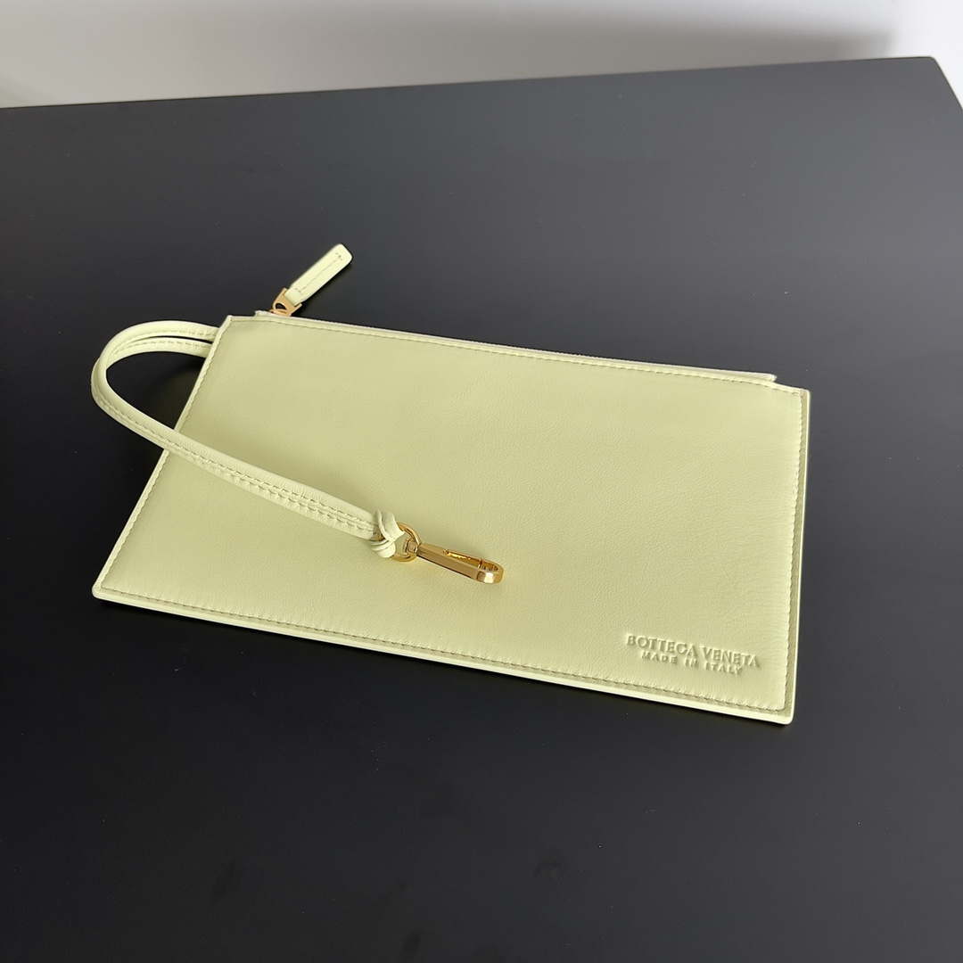 Bottega Veneta BV 608811 Large Cabat Bag Bv0030 | bottega veneta bv 608811 large cabat bag bv0030 007