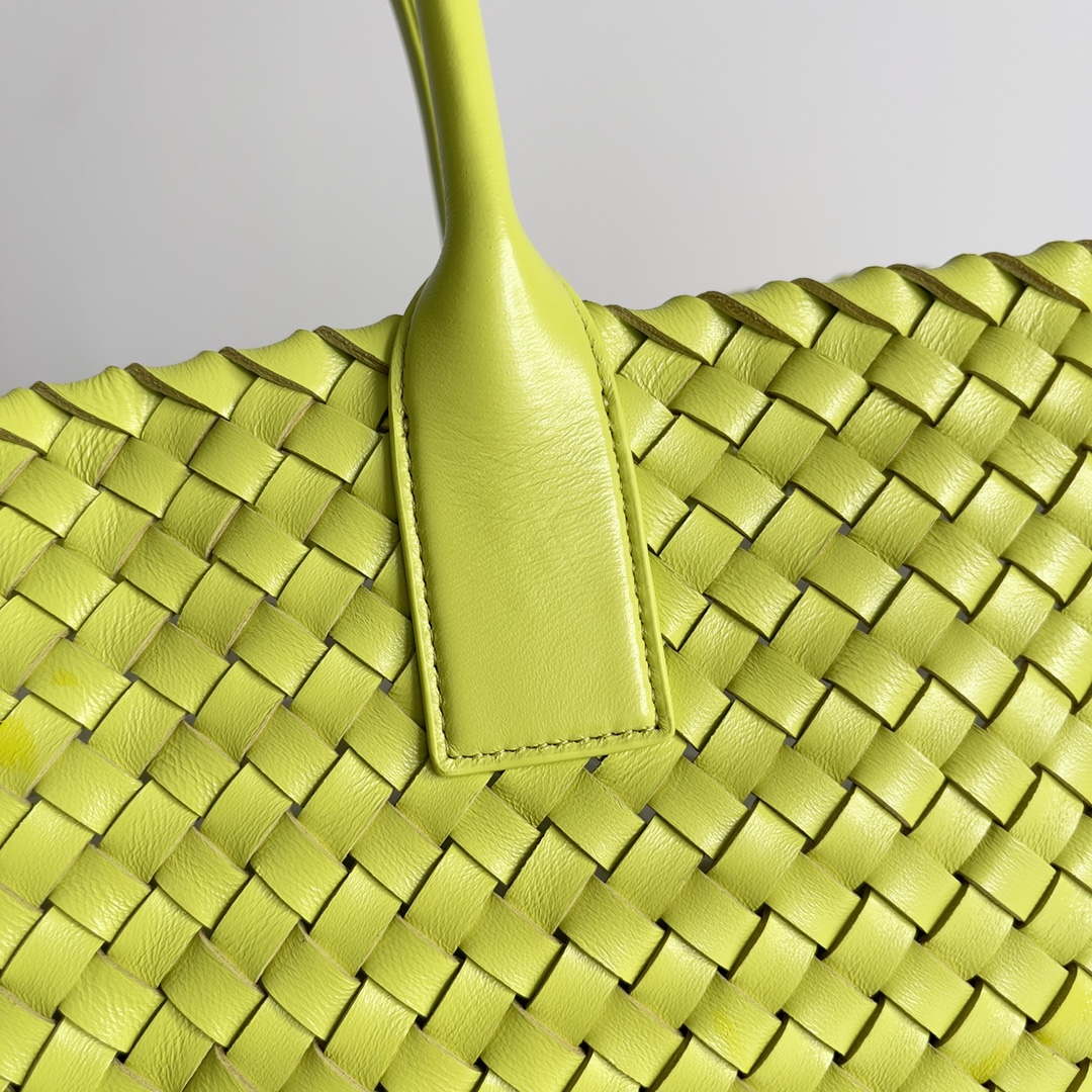 Bottega Veneta BV 608811 Large Cabat Bag Bv0031 | bottega veneta bv 608811 large cabat bag bv0031 003