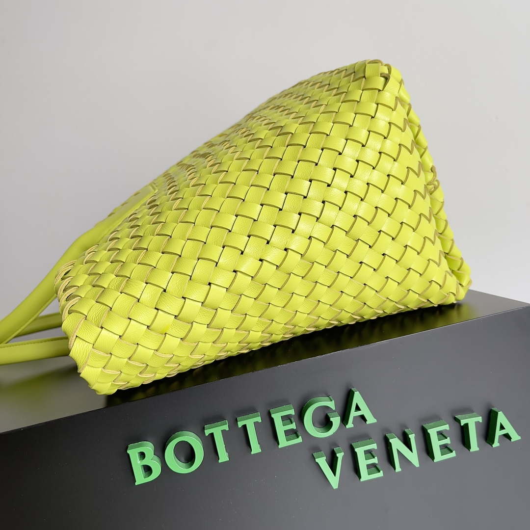 Bottega Veneta BV 608811 Large Cabat Bag Bv0031 | bottega veneta bv 608811 large cabat bag bv0031 004
