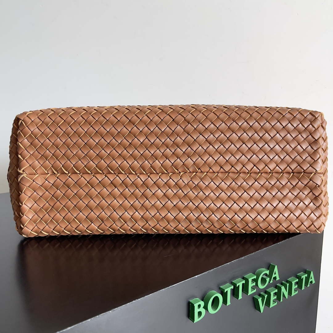 Bottega Veneta BV 608811 Large Cabat Bag Bv0032 | bottega veneta bv 608811 large cabat bag bv0032 002