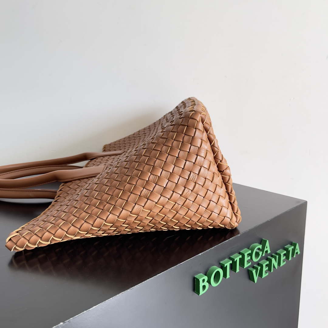 Bottega Veneta BV 608811 Large Cabat Bag Bv0032 | bottega veneta bv 608811 large cabat bag bv0032 003