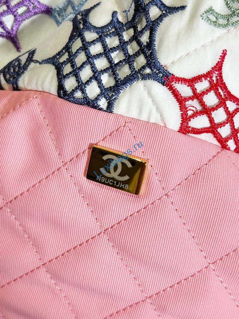 Chanel 22 Small Handbag AS3260 Lace Patchwork & Gold-Tone Metal Multicolour | chanel 22 small handbag as3260 lace patchwork gold tone metal multicolour 009