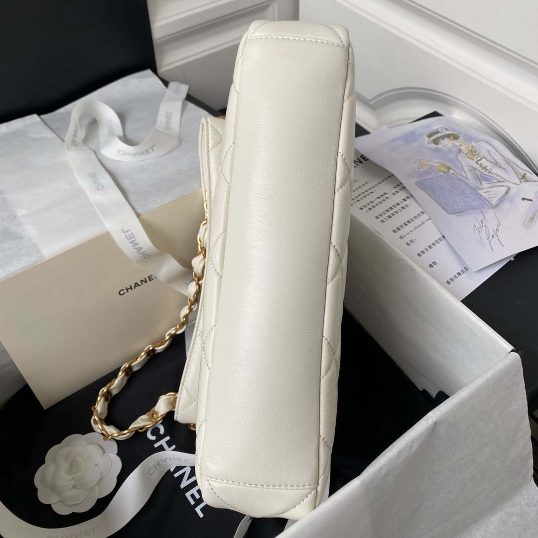 Chanel AS4754 24P New Hobo Bag White Lambskin | chanel as4754 24p new hobo bag white lambskin 005