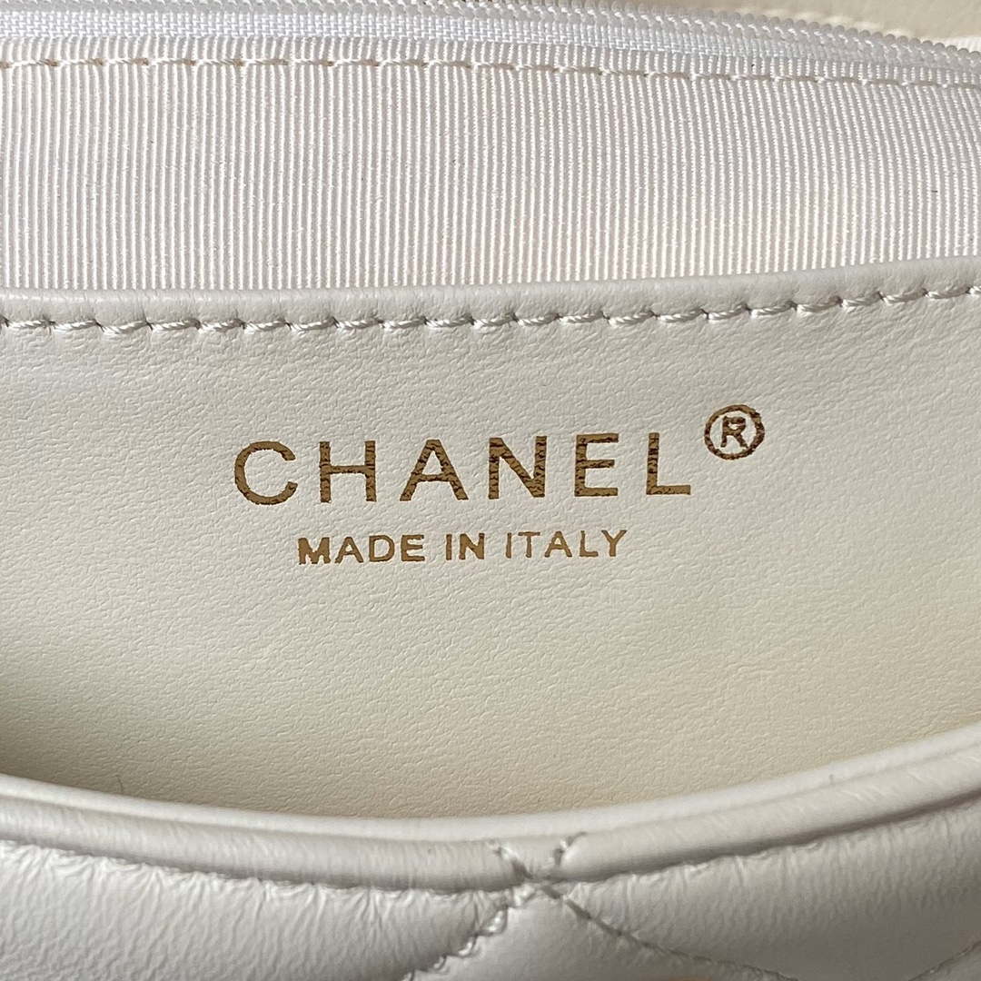 Chanel AS4754 24P New Hobo Bag White Lambskin | chanel as4754 24p new hobo bag white lambskin 008
