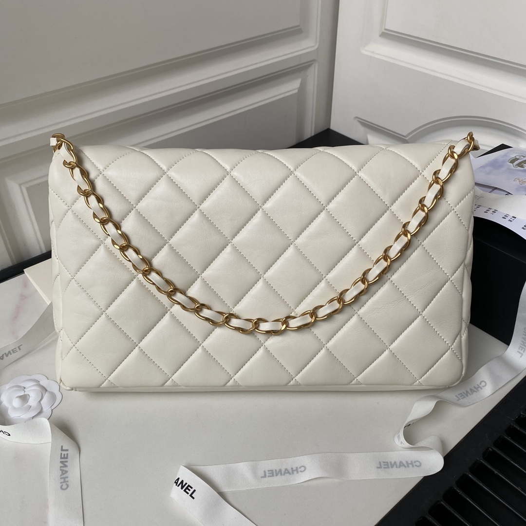 Chanel AS4777 24P New Hobo Bag White Lambskin | chanel as4777 24p new hobo bag white lambskin 002
