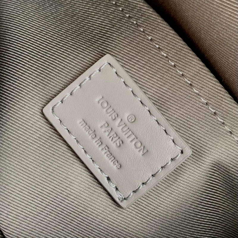 LV M23152 Louis Vuitton S-Lock Messenger City Bag Mineral Gray | lv m23152 louis vuitton s lock messenger city bag mineral gray 9