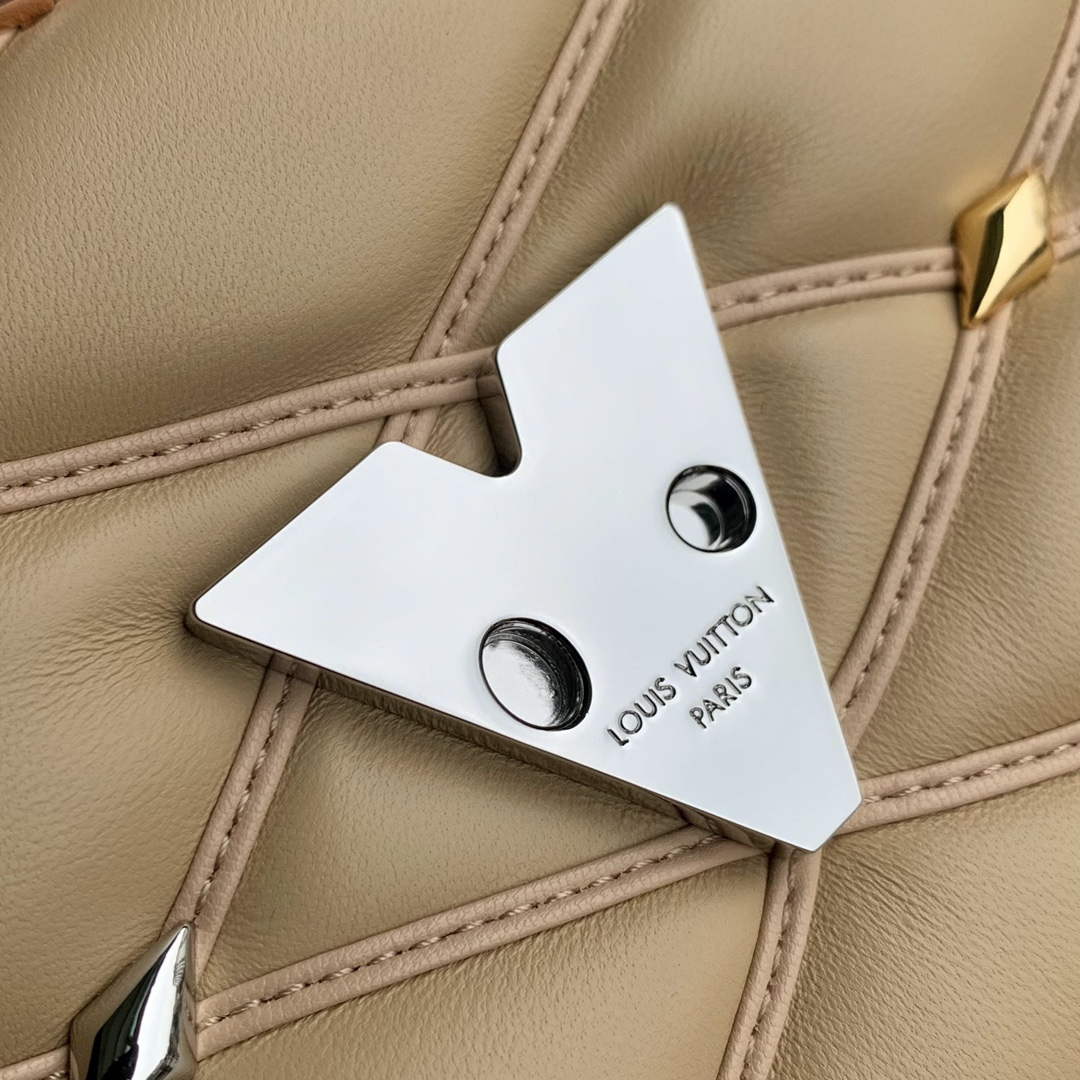 LV M24151 Louis Vuitton GO-14 MM Handbag Beige | lv m24151 louis vuitton go 14 mm handbag beige 7