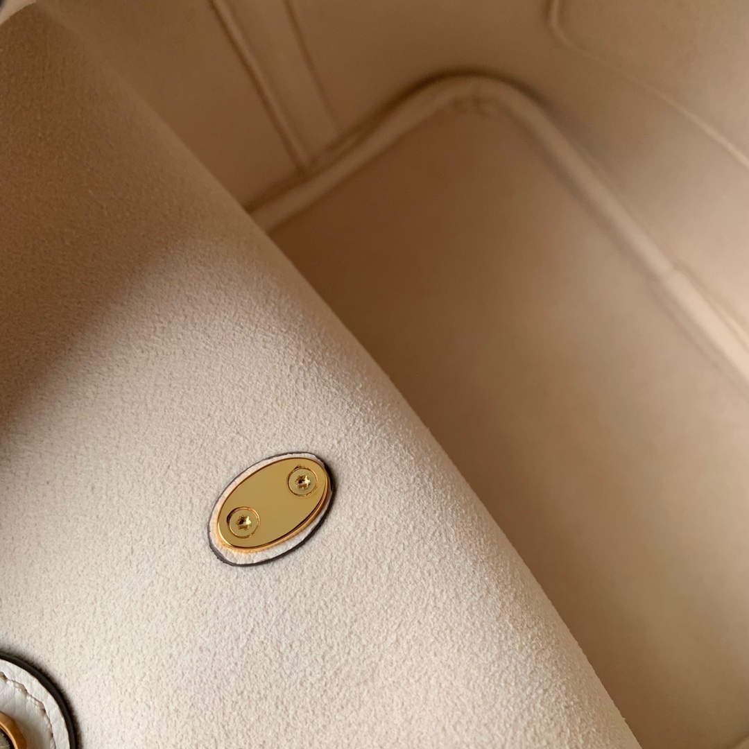 LV M24638 Louis Vuitton Lock and Walk Bucket Bag Quartz | lv m24638 louis vuitton lock and walk bucket bag quartz 8