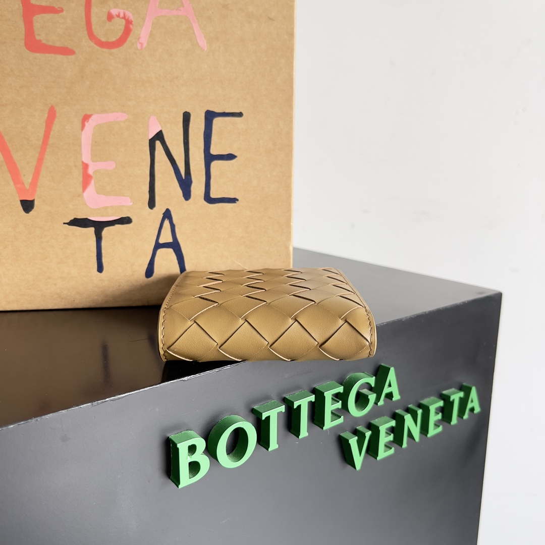 Bottega Veneta BV 743211 Intrecciato Bi-Fold Wallet BV70050 | bottega veneta bv 743211 intrecciato bi fold wallet bv70050 002