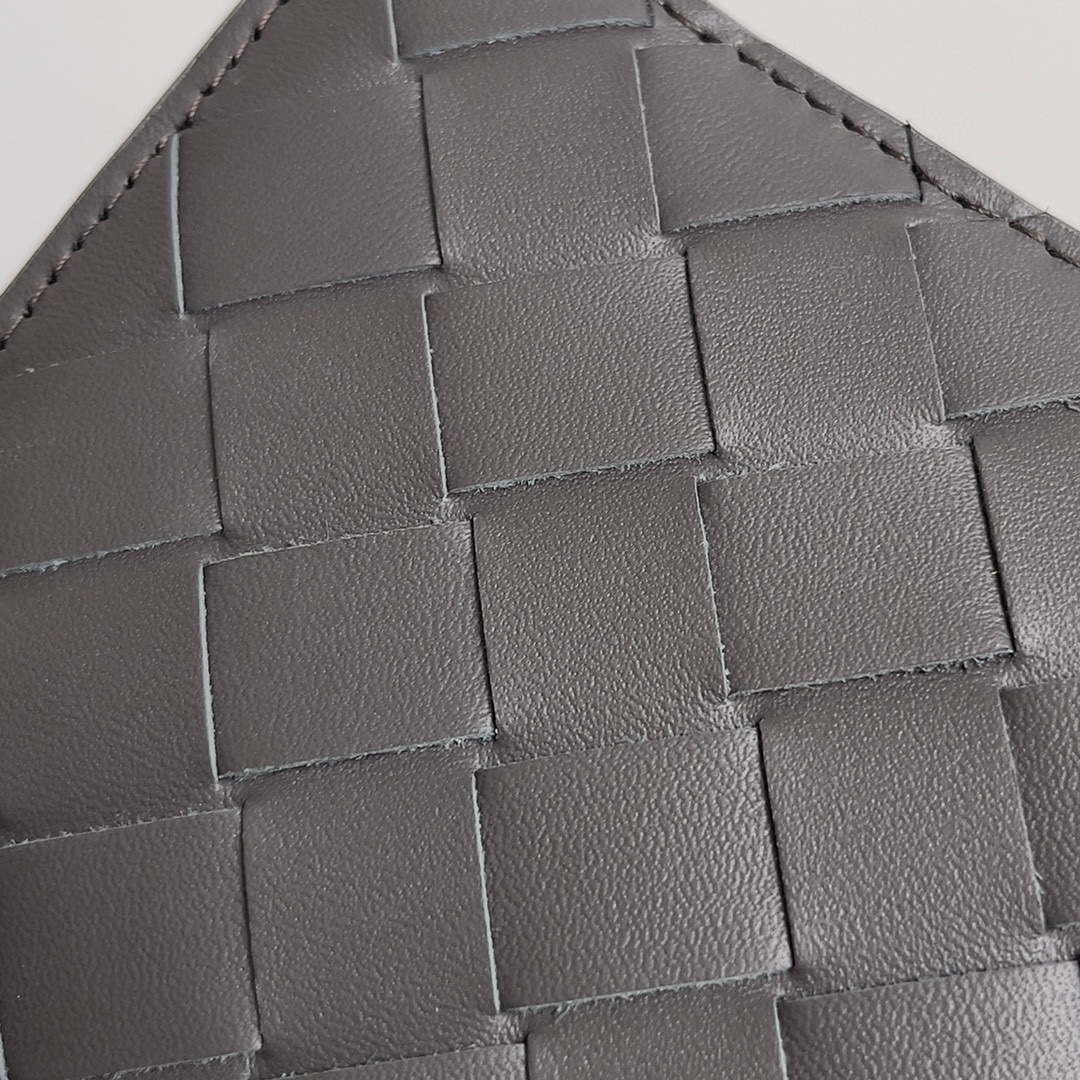 Bottega Veneta BV 743211 Intrecciato Bi-Fold Wallet BV70064 | bottega veneta bv 743211 intrecciato bi fold wallet bv70056 077