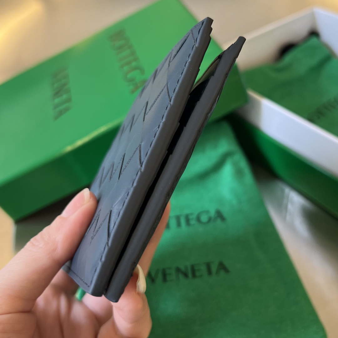 Bottega Veneta BV 743211 Intrecciato Bi-Fold Wallet BV70070 | bottega veneta bv 743211 intrecciato bi fold wallet bv70064 038
