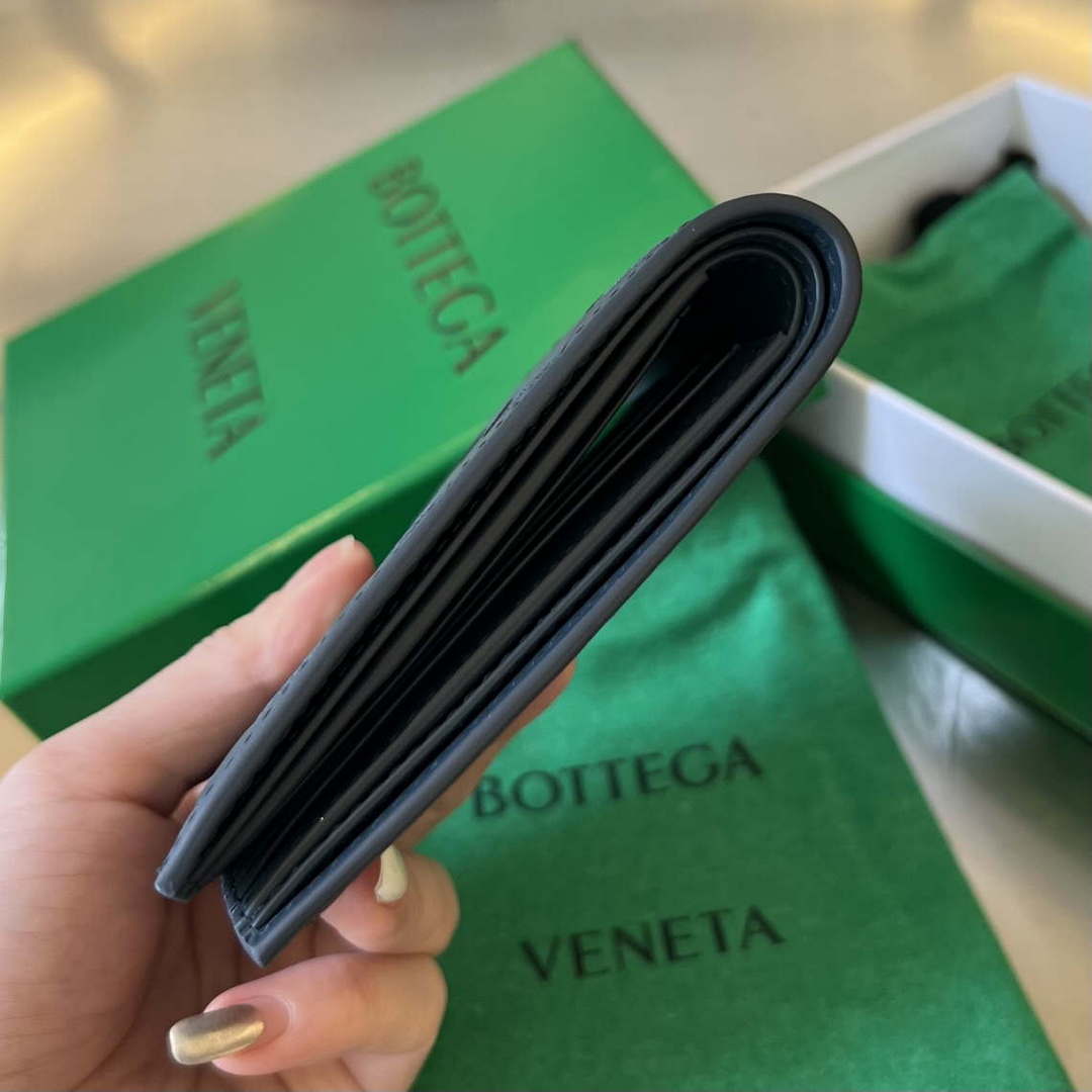 Bottega Veneta BV 743211 Intrecciato Bi-Fold Wallet BV70070 | bottega veneta bv 743211 intrecciato bi fold wallet bv70064 039