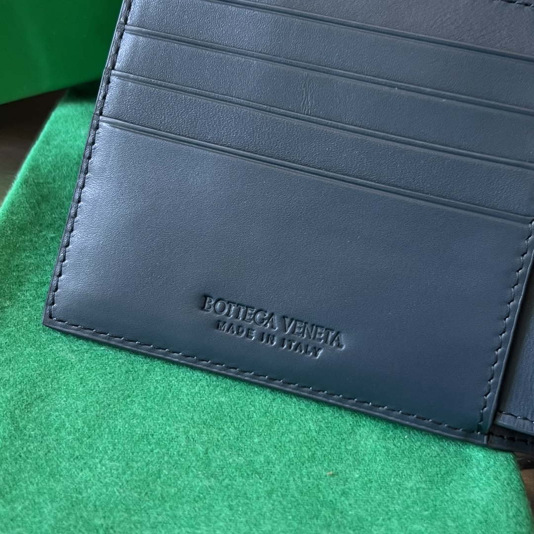 Bottega Veneta BV 743211 Intrecciato Bi-Fold Wallet BV70070 | bottega veneta bv 743211 intrecciato bi fold wallet bv70064 042