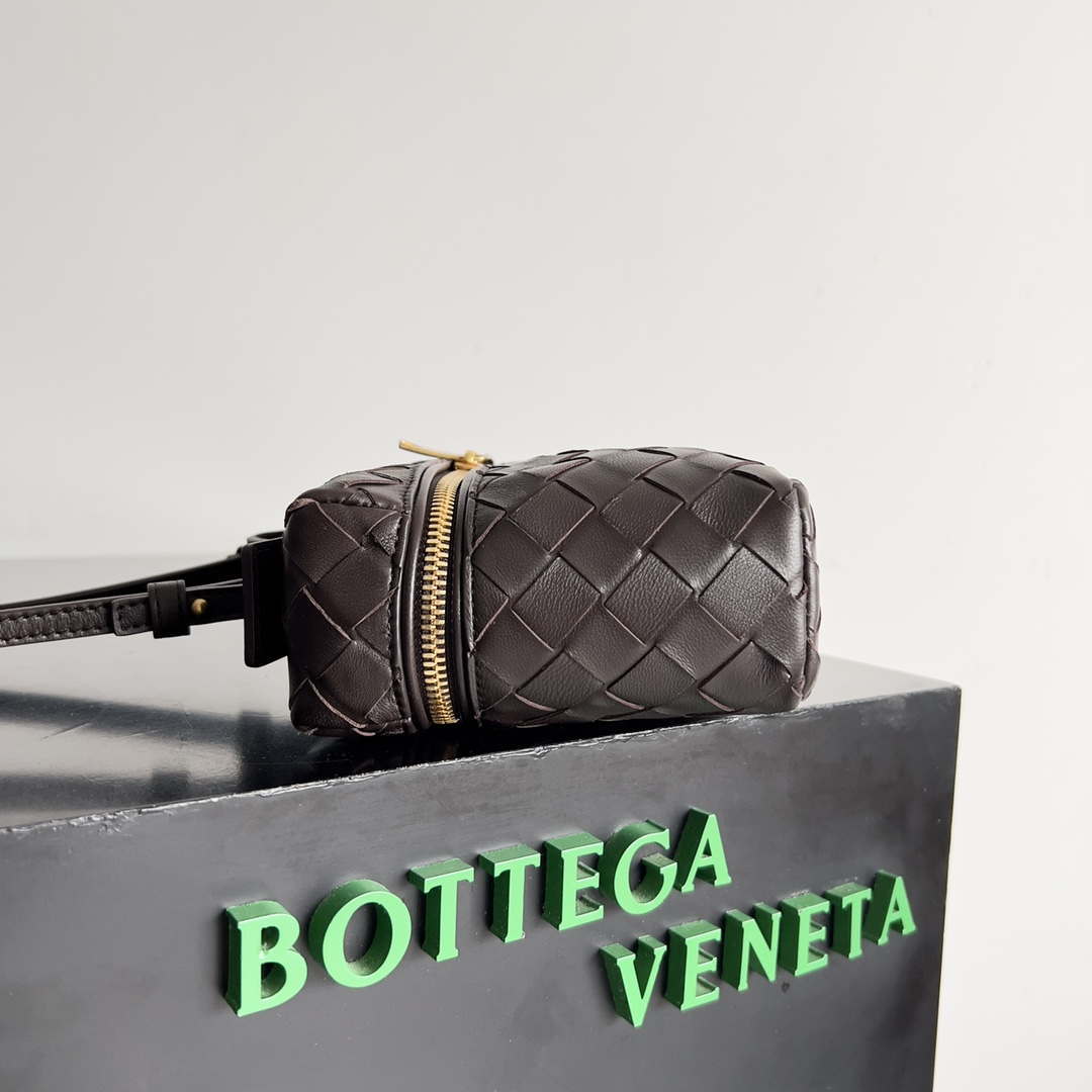 Bottega Veneta BV 789109V3IV16414 Bang Bang Vanity Case Dark Brown | bottega veneta bv 789109v3iv16414 bang bang vanity case 047